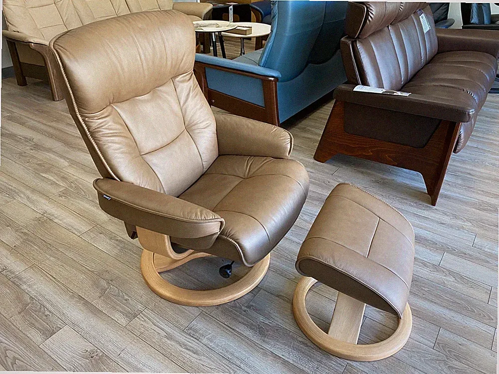 Fjords Bergen Large Recliner Comfort Chair - Cappuccino Leather Wood Stain Base